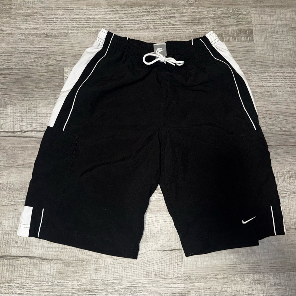 Vtg Nike Black & White Gym Shorts 128334-011 With Drawstrings & Pockets Men M